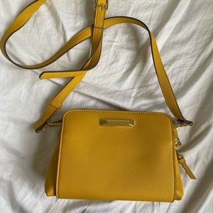 💛steve madden yellow long cross purse!!✨👜